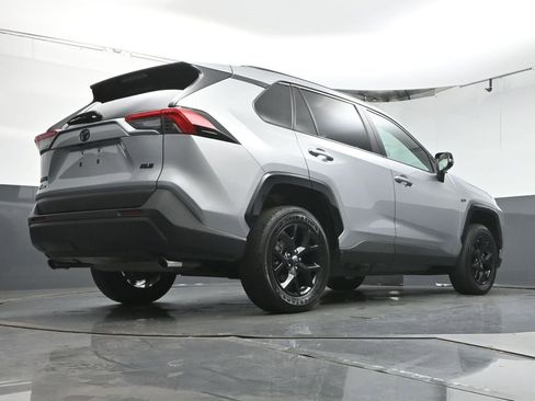 Used 2022 Toyota RAV4 XLE image 37