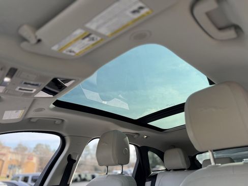 Used 2021 Jaguar F-PACE S image 52