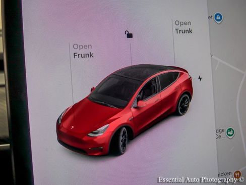 Used 2021 Tesla Model Y Long Range AWD/4WD image 18