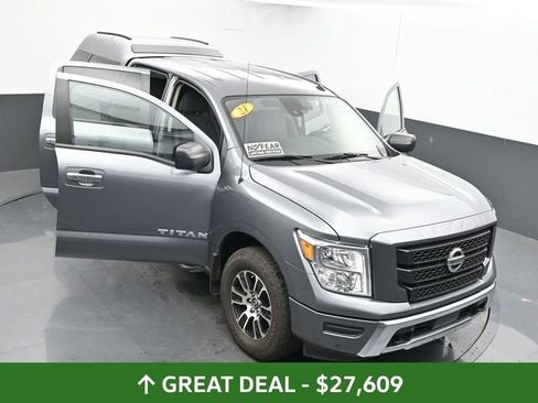 Used 2021 Nissan Titan SV w/ SV Convenience Package image 65