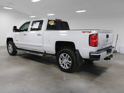 Used 2019 Chevrolet Silverado 2500 High Country w/ Duramax Plus Package image 7