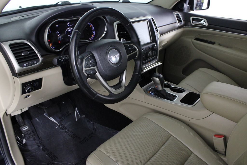 Used 2017 Jeep Grand Cherokee Limited w/ Luxury Group II RWD image 17