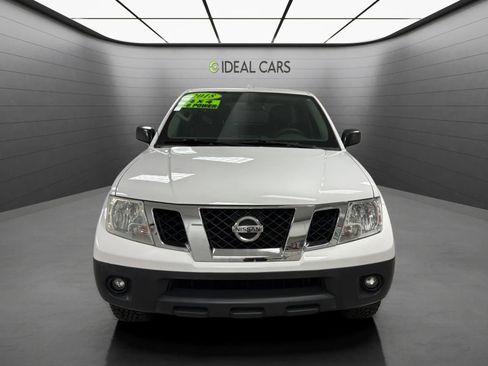 Used 2018 Nissan Frontier SV AWD/4WD image 2
