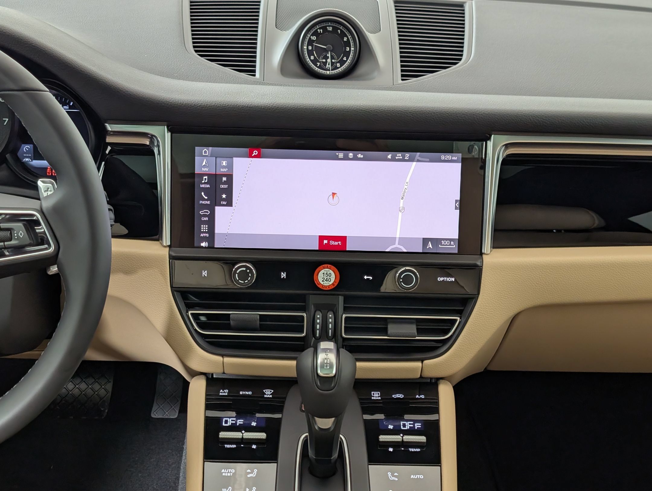 Certified 2026 Porsche Macan AWD/4WD image 22