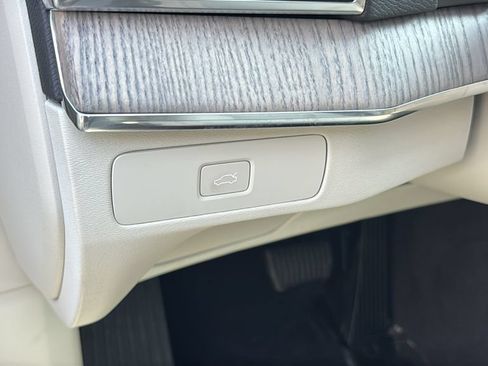 Certified 2024 Volvo XC90 B6 Plus w/ Protection Package Premier AWD/4WD image 14