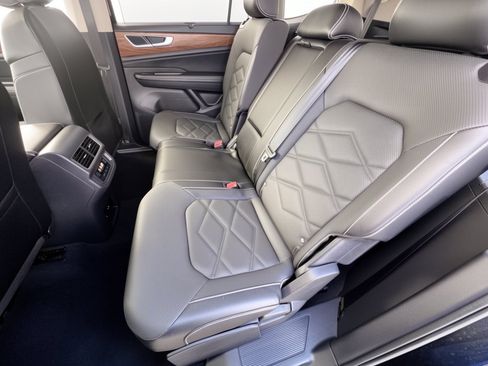 Used 2024 Volkswagen Atlas SE FWD image 25