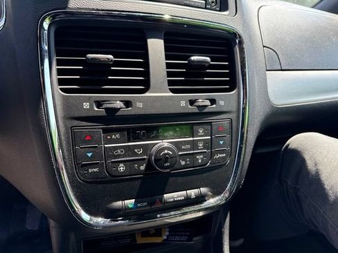 Used 2020 Dodge Grand Caravan GT FWD image 15