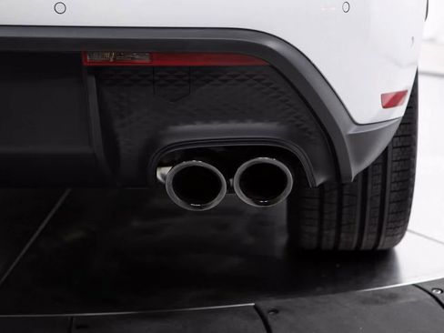 Certified 2025 Porsche Macan image 38