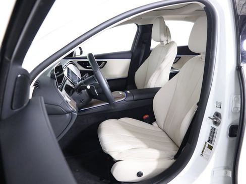 Used 2025 Mercedes-Benz E 450 4MATIC Sedan image 22