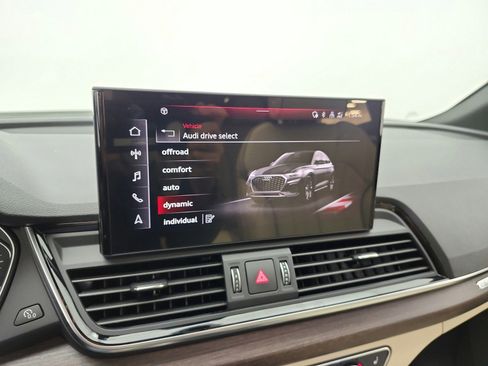 Used 2023 Audi Q5 2.0T Premium w/ Convenience Package AWD/4WD image 17