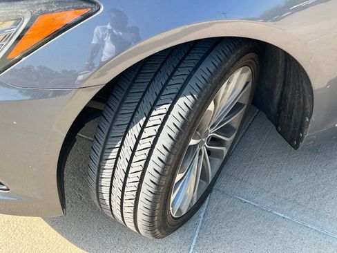 Used 2016 Hyundai Genesis 3.8 RWD image 9