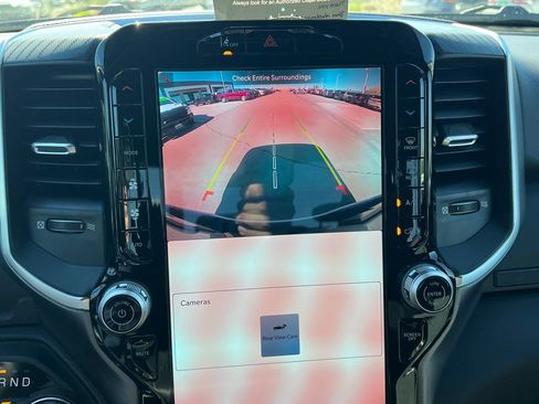 New 2026 RAM 1500 4x4 Crew Cab image 27