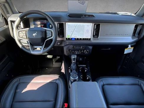 New 2025 Ford Bronco Outer Banks AWD/4WD image 5