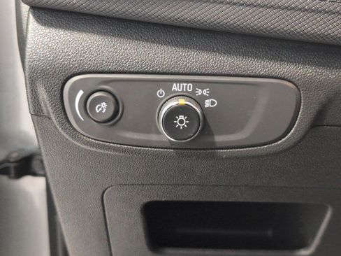 Used 2025 Chevrolet TrailBlazer LT AWD/4WD image 10