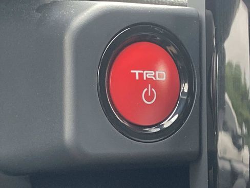 Used 2025 Toyota Tacoma TRD Off-Road AWD/4WD image 26