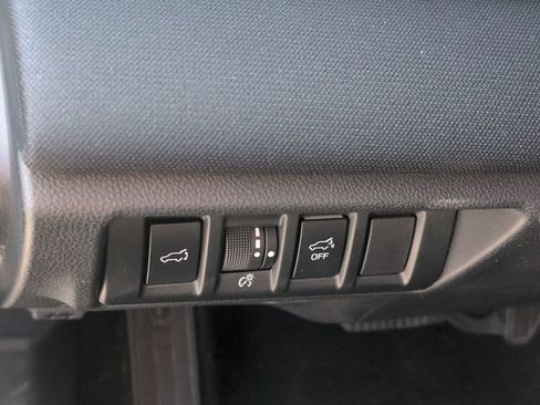 Used 2023 Subaru Outback Premium AWD/4WD image 17