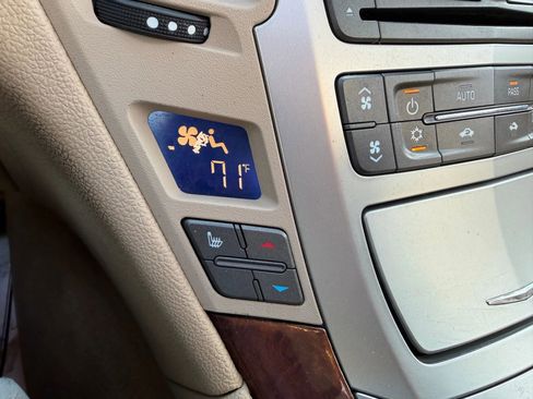 Used 2011 Cadillac CTS Luxury image 19