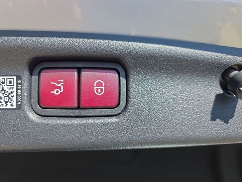 New 2026 Mercedes-Benz C 300 4MATIC Sedan image 13