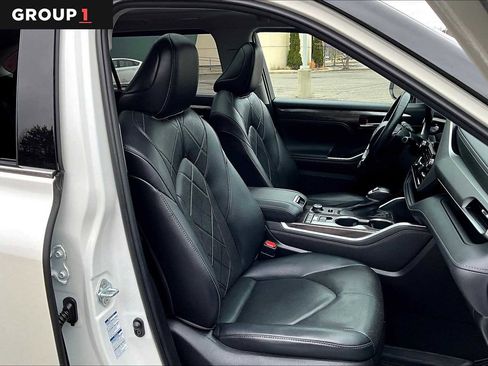 Used 2021 Toyota Highlander Platinum image 8