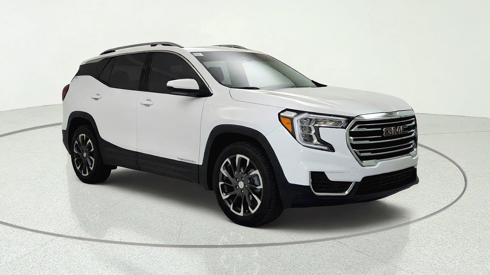 Used 2022 GMC Terrain SLT AWD/4WD image 1