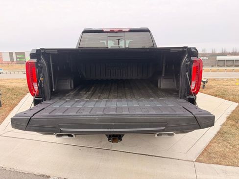 Used 2024 GMC Sierra 1500 AT4 w/ Technology Package image 33