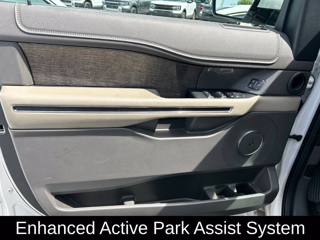 Used 2019 Ford Expedition Limited w/ Special Edition Package RWD image 17