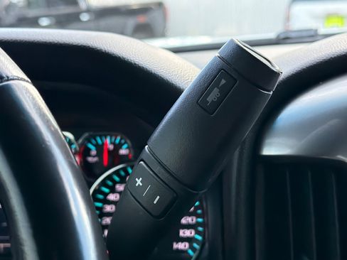 Used 2018 Chevrolet Silverado 1500 LT image 17