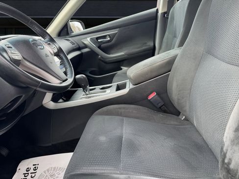 Used 2015 Nissan Altima 2.5 SV w/ Convenience Package image 2