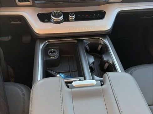 New 2026 Ford Expedition Active image 38