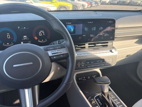 Used 2025 Hyundai Kona SEL FWD image 16