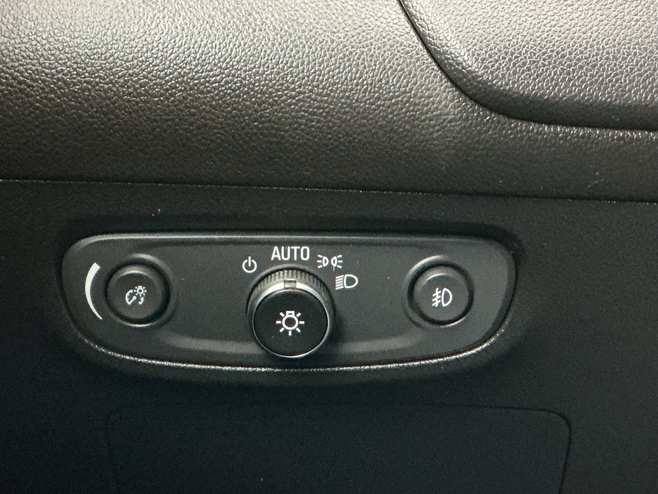 Used 2021 Buick Encore GX Select FWD image 37