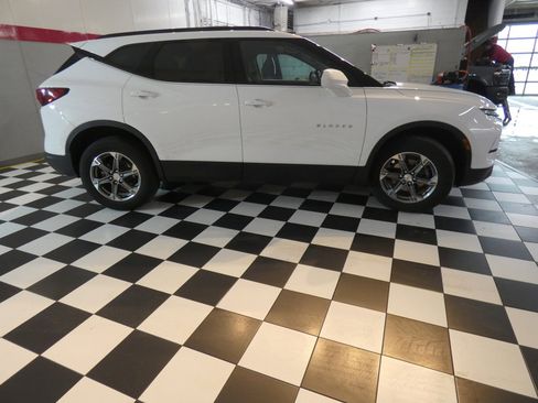 Used 2024 Chevrolet Blazer LT w/ Convenience Package FWD image 4