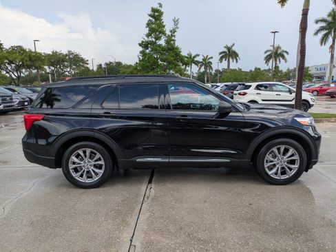 Certified 2023 Ford Explorer XLT w/ Equipment Group 202A RWD image 3