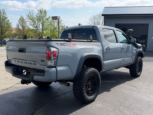 Used 2021 Toyota Tacoma TRD Off-Road w/ Technology Package AWD/4WD image 9