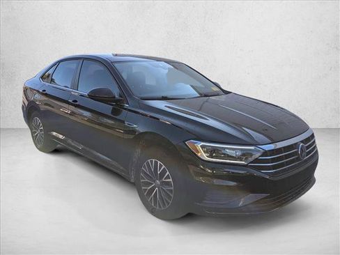 Used 2019 Volkswagen Jetta SEL w/ Cold Weather Package image 4