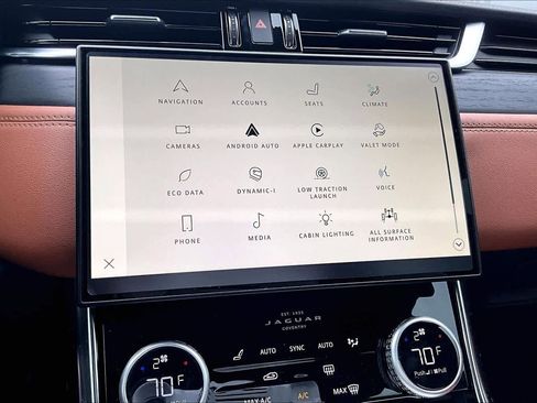 Used 2024 Jaguar XF R-Dynamic SE AWD/4WD image 33