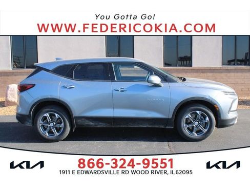 Used 2025 Chevrolet Blazer LT image 1