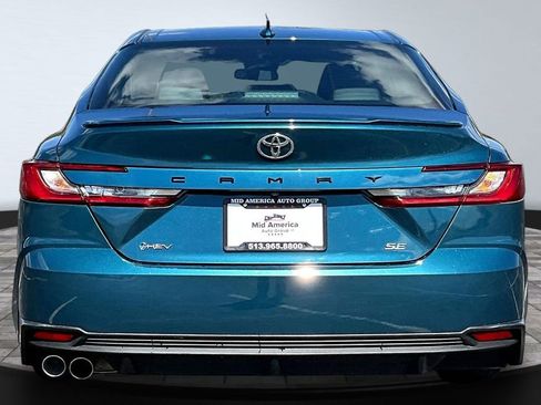 Used 2025 Toyota Camry SE image 4
