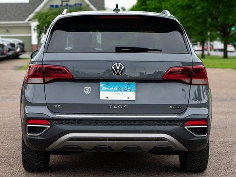 Certified 2023 Volkswagen Taos SE w/ Panoramic Sunroof Package AWD/4WD image 5