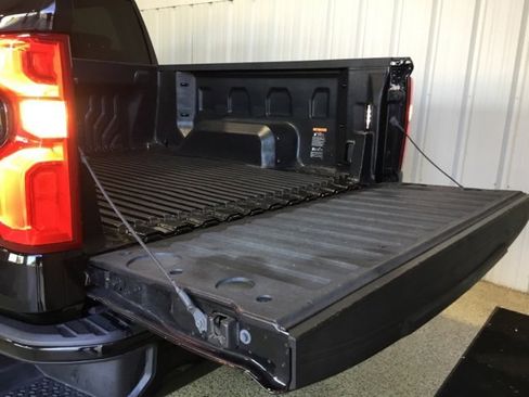 Used 2020 Chevrolet Silverado 1500 Custom w/ Custom Value Package image 19