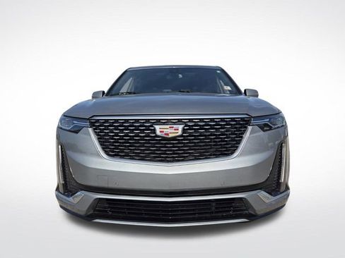 Used 2024 Cadillac XT6 Premium Luxury FWD image 3