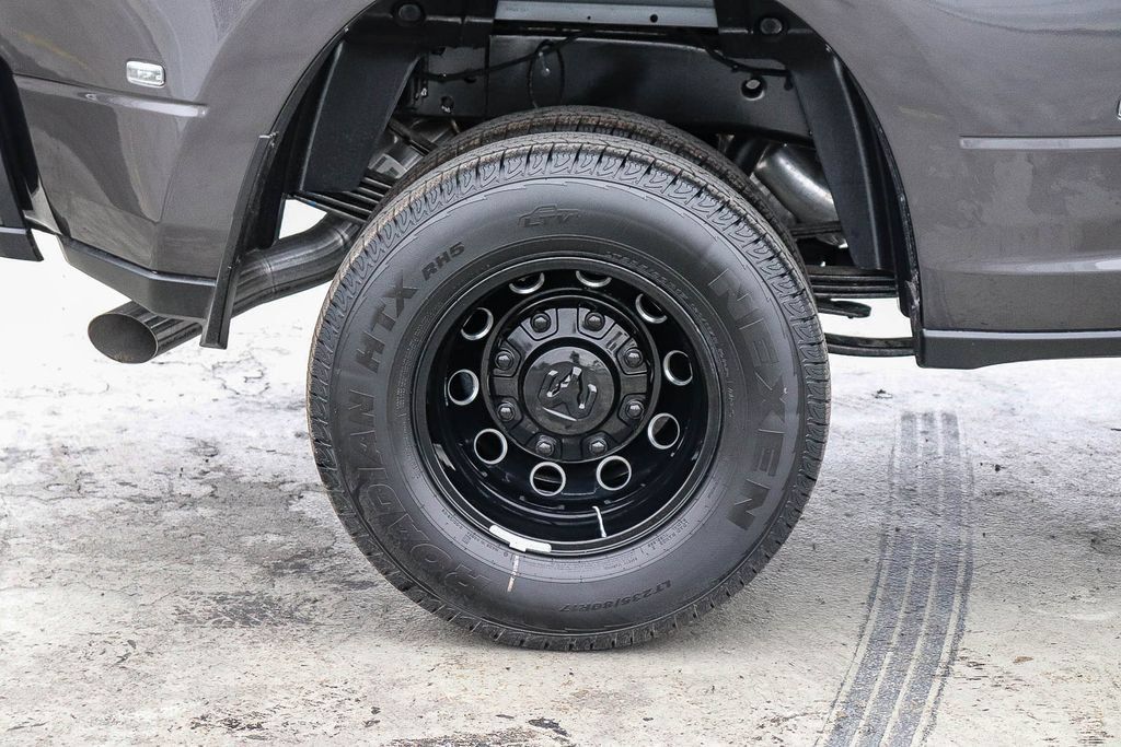 New 2026 RAM 3500 Big Horn AWD/4WD image 12