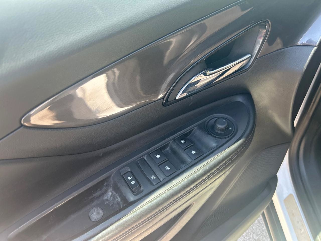 Used 2018 Buick Encore Preferred AWD/4WD image 12