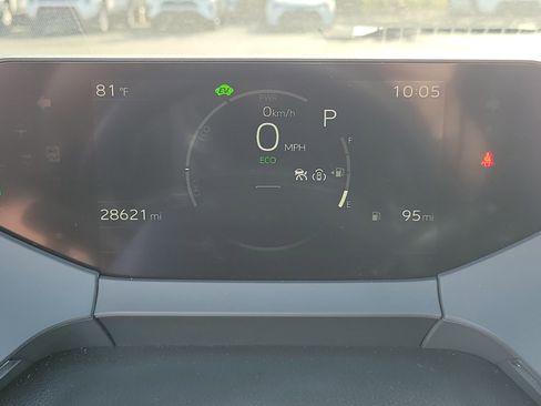 Used 2025 Toyota Prius XLE image 31