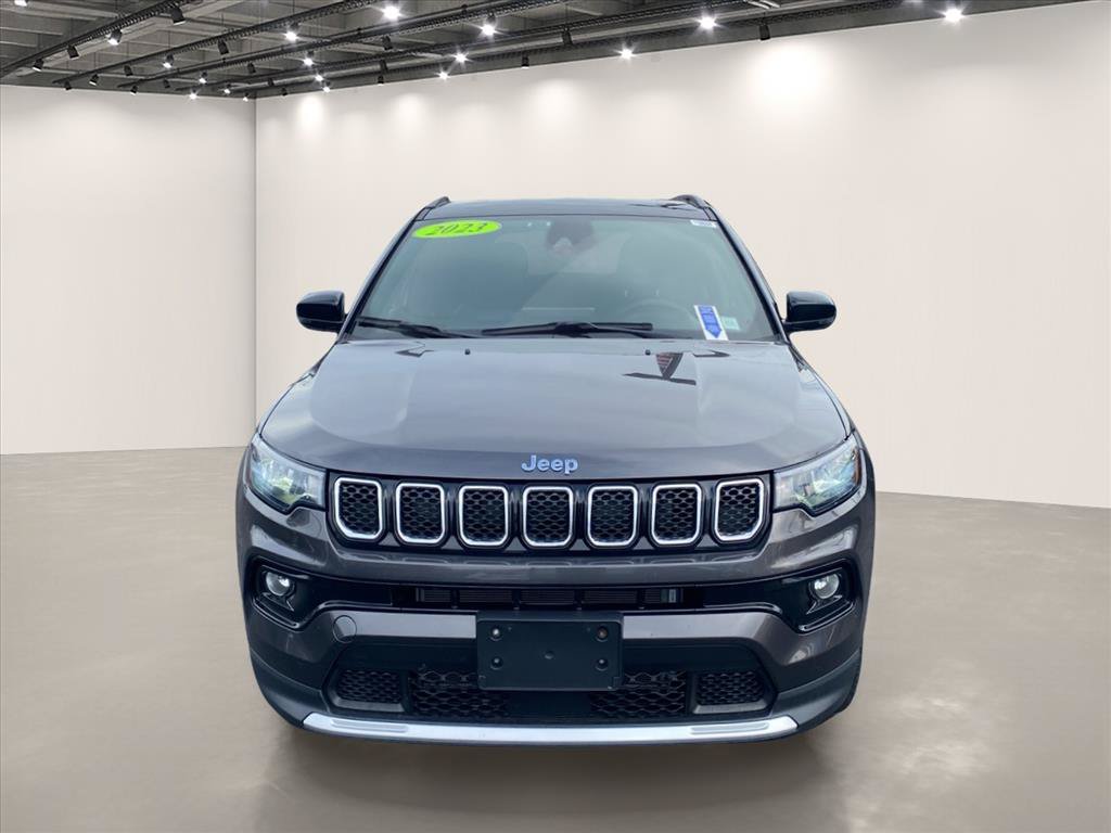Used 2023 Jeep Compass Limited AWD/4WD image 2