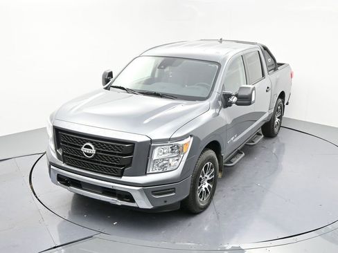 Used 2024 Nissan Titan SV w/ SV Convenience Package image 20