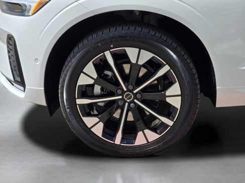 Used 2026 Volvo XC60 B5 Plus w/ Protection Package Premier AWD/4WD image 29