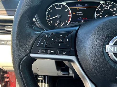 Used 2025 Nissan Altima 2.5 SV FWD image 10
