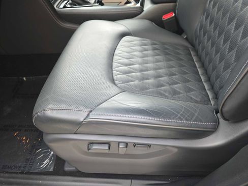 Certified 2024 INFINITI QX80 Sensory w/ Cargo Package AWD/4WD image 17