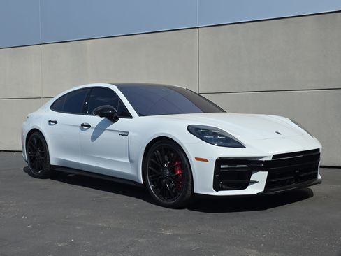 Certified 2025 Porsche Panamera Turbo AWD/4WD image 9